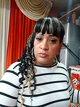 Snapshot of SabrinaColin chatting on February 6, 2026, 3:11 am SabrinaColin online show from February 6, 2026, 3:11 am