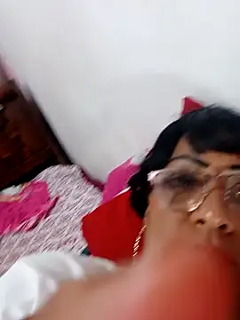 Snapshot of SabrinaColin chatting on February 19, 2026, 1:29 pm SabrinaColin online show from February 19, 2026, 1:29 pm