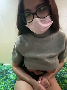 IRIS-GIRL online show from April 28, 2026, 12:21 pm