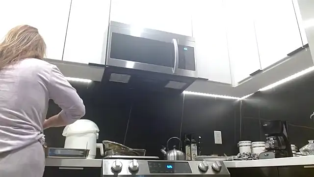 Snapshot of HazelSkyesChat chatting on February 25, 2026, 2:27 pm HazelSkyesChat online show from February 25, 2026, 2:27 pm