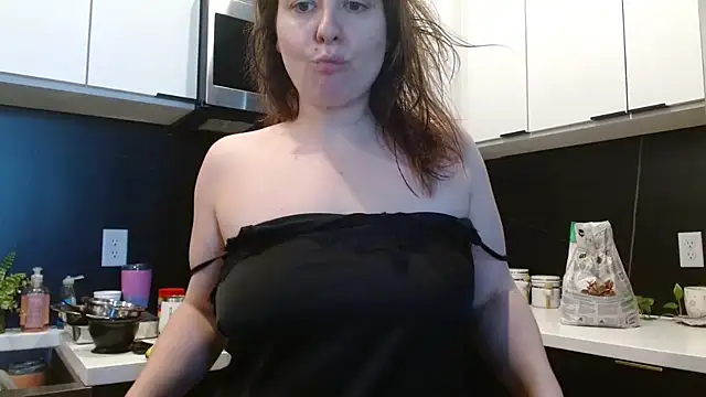 Snapshot of HazelSkyesChat chatting on February 27, 2026, 5:35 pm HazelSkyesChat online show from February 27, 2026, 5:35 pm