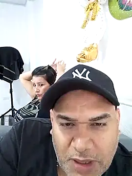 wessAndSandri online show from April 21, 2026, 7:50 pm