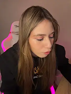 romyamo online show from April 8, 2026, 3:06 am