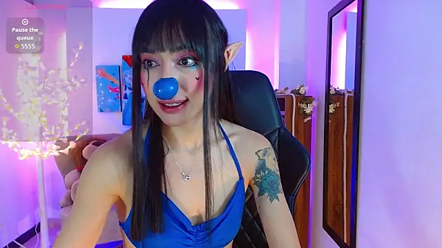 Snapshot of FIORELLA_L chatting on February 18, 2026, 12:01 pm FIORELLA L online show from February 18, 2026, 12:01 pm