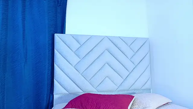 Snapshot of AnaisDream_ chatting on February 5, 2026, 10:53 am AnaisDream online show from February 5, 2026, 10:53 am