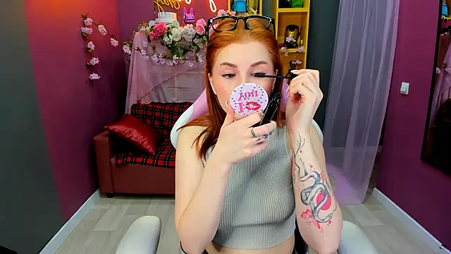 Snapshot of MiraBoom chatting on March 12, 2026, 9:32 pm MiraBoom online show from March 12, 2026, 9:32 pm