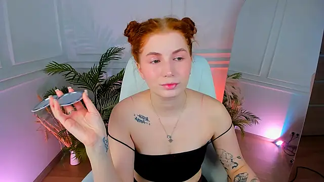 Snapshot of MiraBoom chatting on April 5, 2026, 9:12 pm MiraBoom online show from April 5, 2026, 9:12 pm