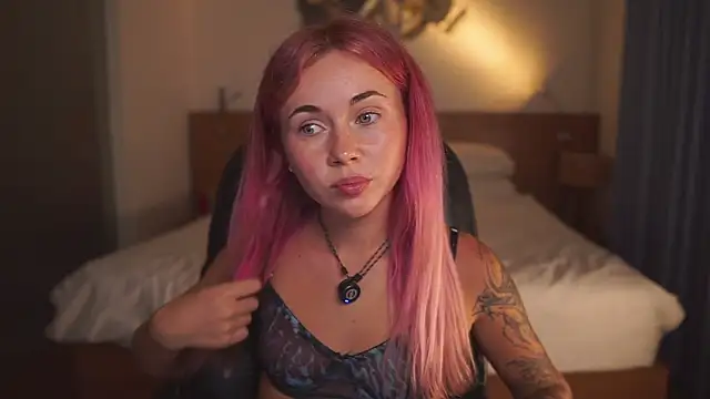 Sarah Pink online show from March 26, 2026, 1:49 pm