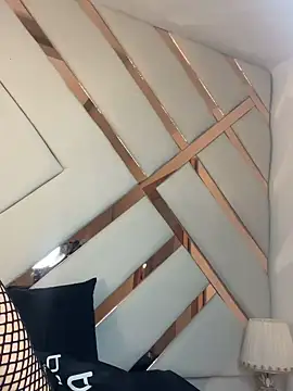 Nia Crawford online show from February 1, 2026, 4:33 am