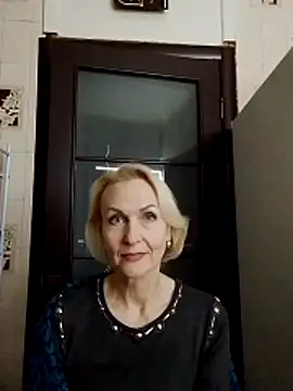 Snapshot of MichelleSolis chatting on February 10, 2026, 8:24 pm MichelleSolis online show from February 10, 2026, 8:24 pm