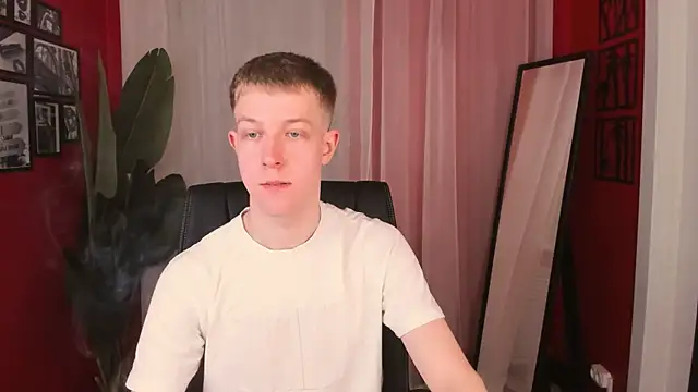 Snapshot of Dylan_Norton chatting on May 5, 2026, 5:48 am Dylan Norton online show from May 5, 2026, 5:48 am