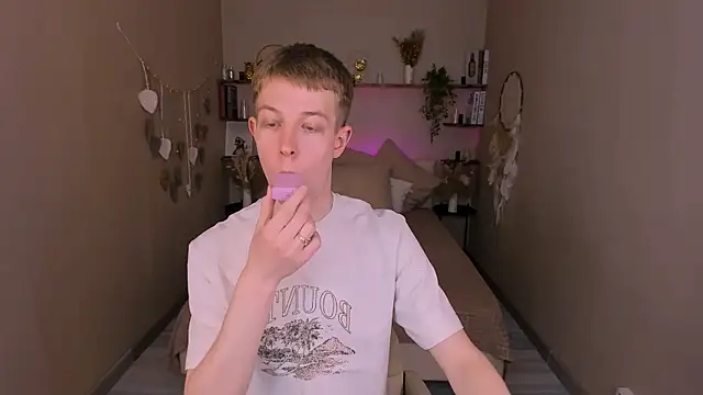 Snapshot of Dylan_Norton chatting on May 29, 2026, 9:13 pm Dylan Norton online show from May 29, 2026, 9:13 pm
