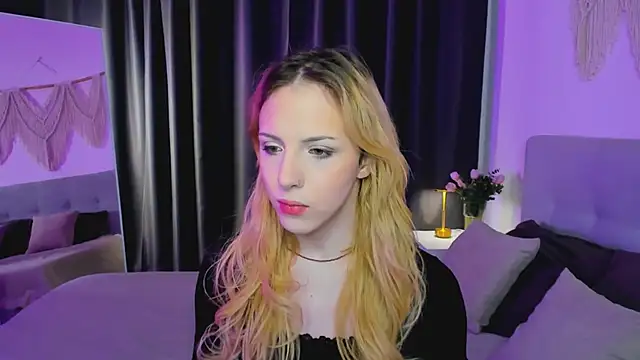 Snapshot of Tiffany__King chatting on May 8, 2026, 5:46 am Tiffany King online show from May 8, 2026, 5:46 am