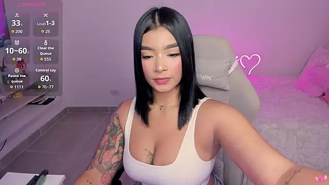 Snapshot of Allegra-Fiore chatting on February 26, 2026, 9:58 pm Allegra-Fiore online show from February 26, 2026, 9:58 pm