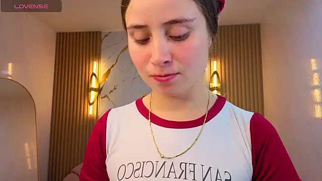 Snapshot of Ariana18_b chatting on February 28, 2026, 12:50 pm Ariana18 b online show from February 28, 2026, 12:50 pm