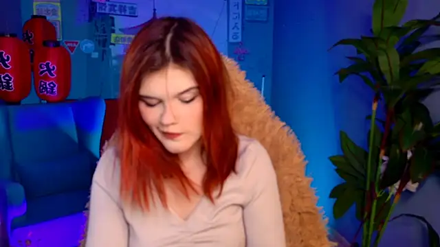 Snapshot of EllieFoxy chatting on February 7, 2026, 9:46 am EllieFoxy online show from February 7, 2026, 9:46 am