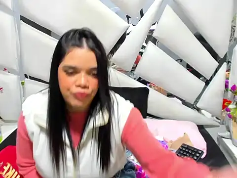 Snapshot of _EmilySquirt chatting on February 13, 2026, 1:29 pm EmilySquirt online show from February 13, 2026, 1:29 pm