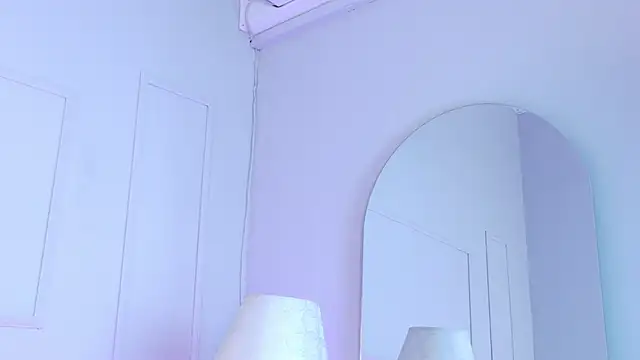 VioletBloomm online show from May 27, 2026, 11:51 am