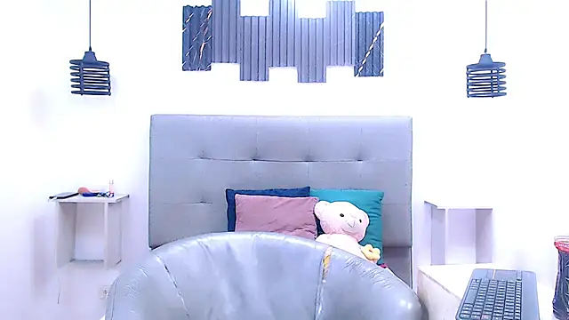 Sophia Valentina online show from March 1, 2026, 5:20 am