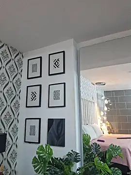 Snapshot of Eva_Monroes chatting on February 16, 2026, 1:24 am Eva Monroes online show from February 16, 2026, 1:24 am