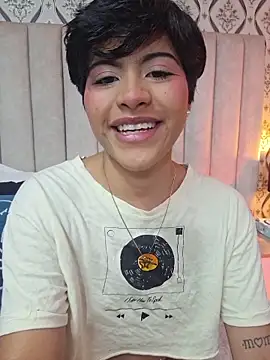 Eva Monroes online show from March 23, 2026, 4:27 am