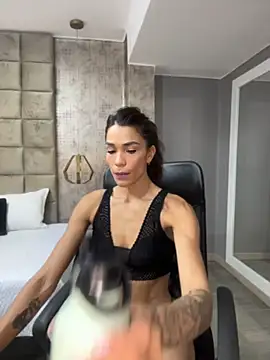 Snapshot of SofiaRivero chatting on May 16, 2026, 6:28 pm SofiaRivero online show from May 16, 2026, 6:28 pm