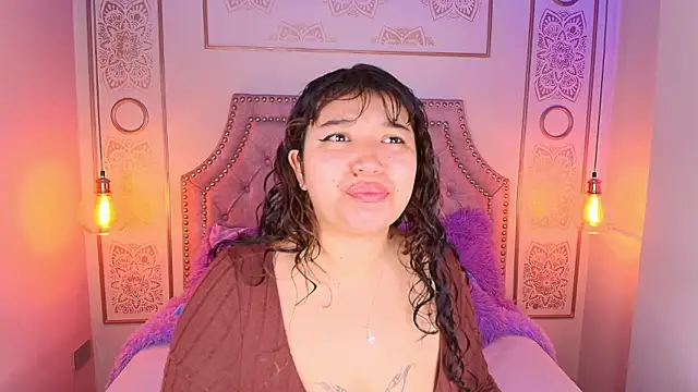 Snapshot of Honny_Blaice_ chatting on February 16, 2026, 12:01 pm Honny Blaice online show from February 16, 2026, 12:01 pm