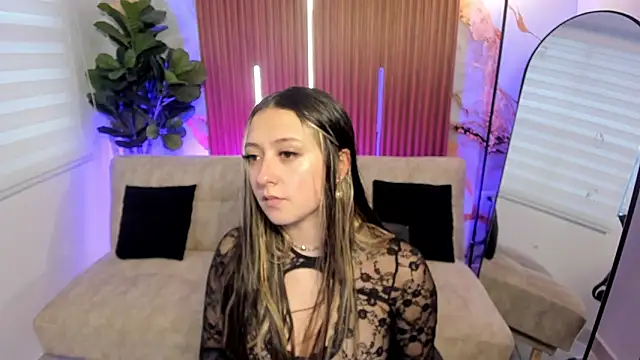 Snapshot of Giselle_Laurens_ chatting on May 2, 2026, 6:57 pm Giselle Laurens online show from May 2, 2026, 6:57 pm