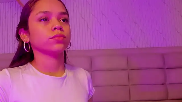 Snapshot of CarolineFyre chatting on February 27, 2026, 12:49 pm CarolineFyre online show from February 27, 2026, 12:49 pm