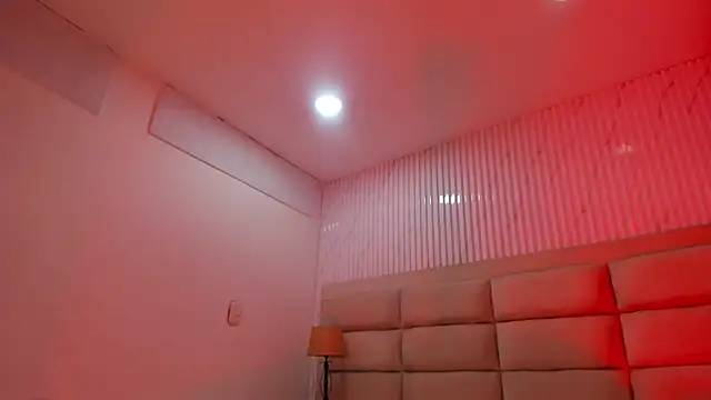 CarolineFyre online show from March 4, 2026, 12:55 pm