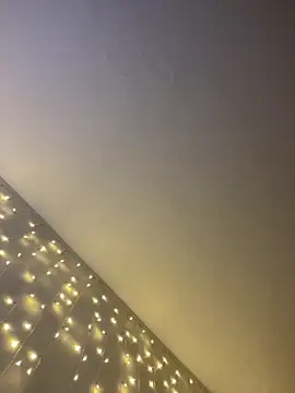 JasmineGlow7 online show from April 9, 2026, 9:31 pm