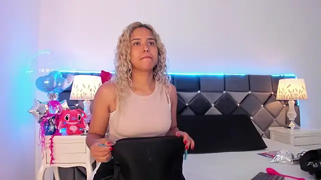 Snapshot of _Giorgiina_ chatting on February 9, 2026, 12:20 pm Giorgiina online show from February 9, 2026, 12:20 pm