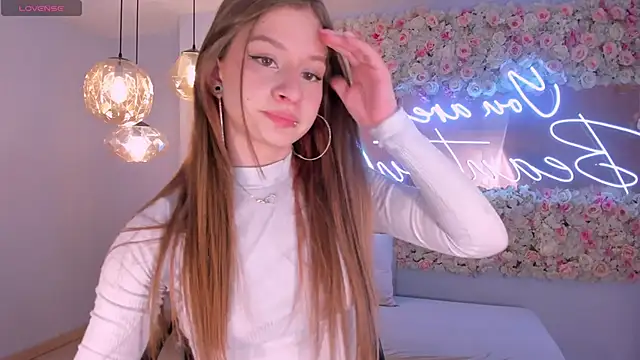 IsabellaMorettiX online show from March 8, 2026, 3:43 am