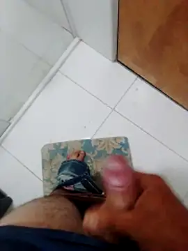 Snapshot of pau-de-ourod chatting on April 11, 2026, 9:02 am pau-de-ourod online show from April 11, 2026, 9:02 am