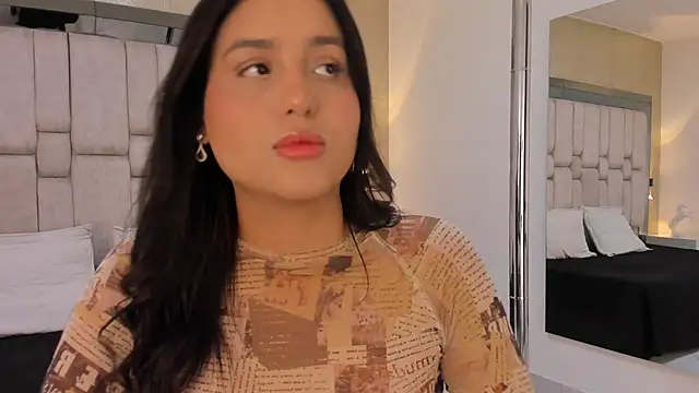 ValeryCooper18 online show from February 9, 2026, 5:17 pm