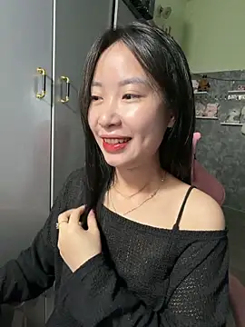 Linne6789 online show from May 7, 2026, 5:02 am
