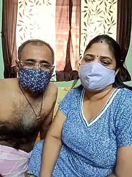 Snapshot of HoneyHush chatting on February 11, 2026, 11:37 am HoneyHush online show from February 11, 2026, 11:37 am