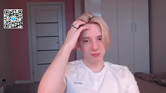 Snapshot of Ron_Vilss chatting on February 18, 2026, 4:30 am Ron Vilss online show from February 18, 2026, 4:30 am