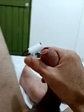 Snapshot of elvergon8721 chatting on February 10, 2026, 12:53 pm elvergon8721 online show from February 10, 2026, 12:53 pm