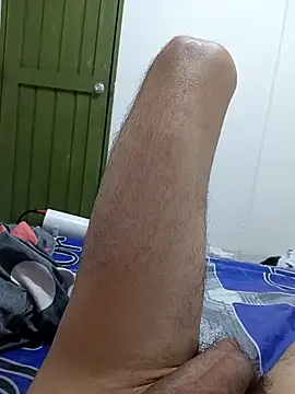 Snapshot of elvergon8721 chatting on February 21, 2026, 8:15 am elvergon8721 online show from February 21, 2026, 8:15 am