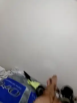 Snapshot of elvergon8721 chatting on February 25, 2026, 3:27 am elvergon8721 online show from February 25, 2026, 3:27 am