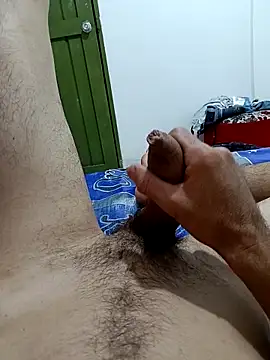 Snapshot of elvergon8721 chatting on March 4, 2026, 1:22 am elvergon8721 online show from March 4, 2026, 1:22 am