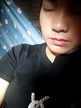 cute-hiphop online show from May 7, 2026, 1:55 am