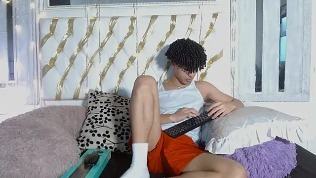 Snapshot of ian_smith_ chatting on February 12, 2026, 11:49 am ian smith online show from February 12, 2026, 11:49 am