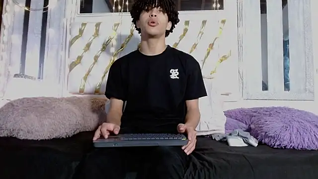 Snapshot of ian_smith_ chatting on February 19, 2026, 12:12 pm ian smith online show from February 19, 2026, 12:12 pm