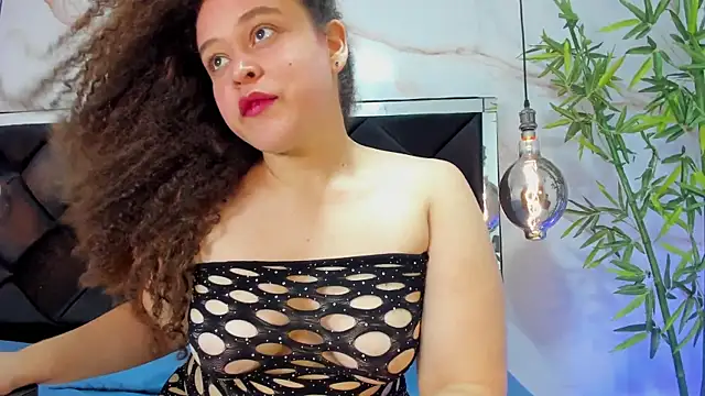 IrinaVoshh  online show from April 14, 2026, 7:09 pm