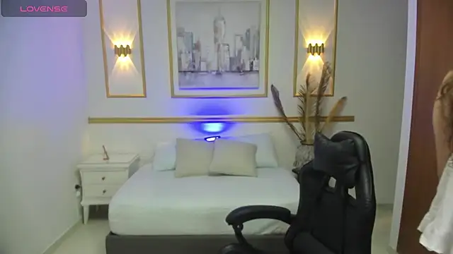 Snapshot of milaack_ chatting on February 19, 2026, 12:45 pm milaack online show from February 19, 2026, 12:45 pm