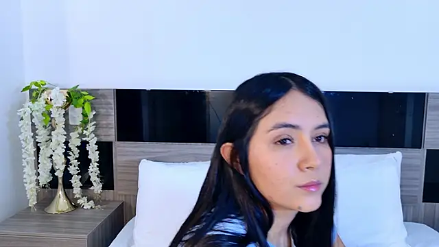 Snapshot of AlisonLamer chatting on March 11, 2026, 12:11 pm AlisonLamer online show from March 11, 2026, 12:11 pm