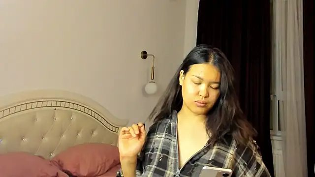 Snapshot of luna_yum chatting on February 12, 2026, 7:09 pm luna yum online show from February 12, 2026, 7:09 pm