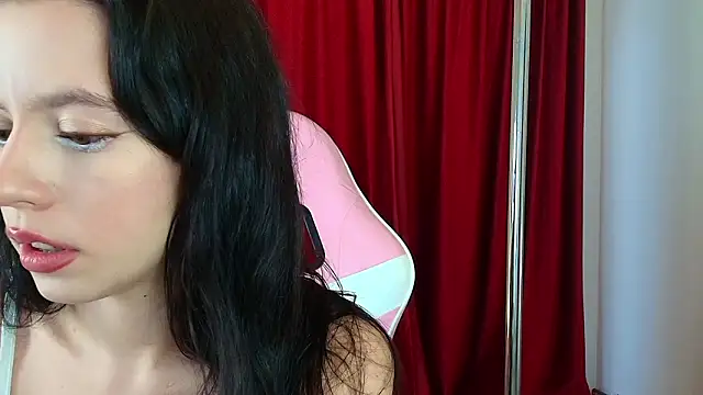 Snapshot of LunaAllure chatting on February 11, 2026, 3:28 pm LunaAllure online show from February 11, 2026, 3:28 pm